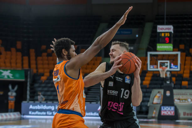 战术过硬的 战术过硬的