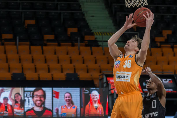 小组赛中 小组赛中