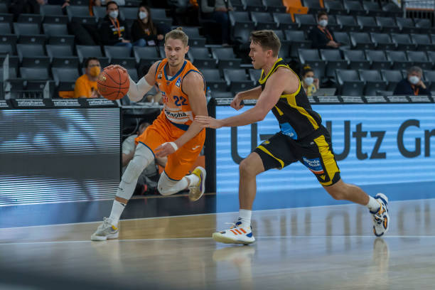 供了坚实的 供了坚实的